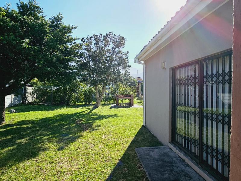 4 Bedroom Property for Sale in Kleinmond Western Cape